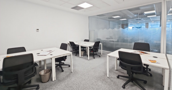 Spațiu de birou frumos proiectat pentru 5 persoane în Spaces Campus 6