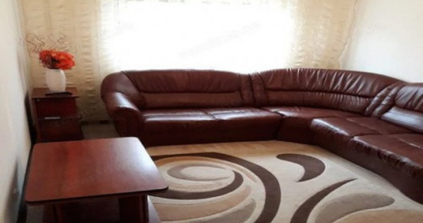 2 camere in zona Complexului Studentesc