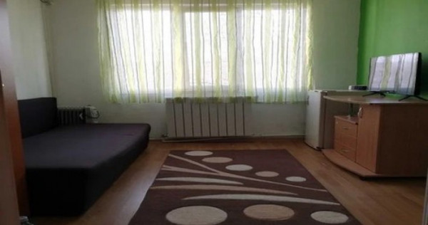 1 camera in zona Medicinei