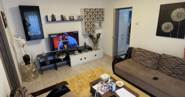 Apartament 3 camere semidecomandat City Mall