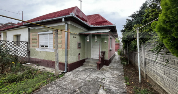 Casa de vanzare, 85mp, zona Micro 14