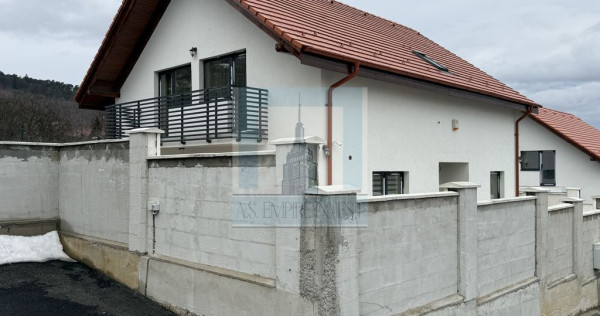 Casa/Villa , 5 camere, singur in curte - oras Codlea/Brasov