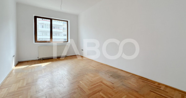 Apartament cu 2 camere decomandate in Centru pretabil si pen