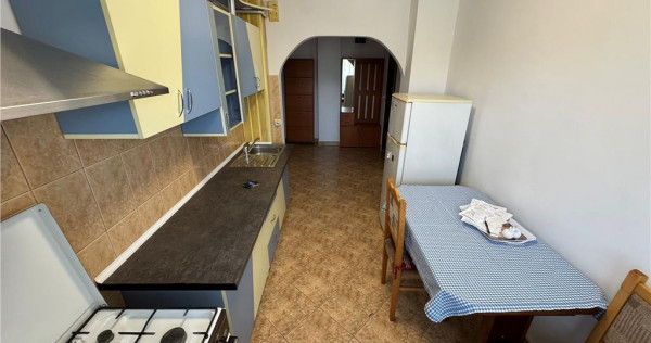 2 cam, hol patrat , logie si balcon, etaj 3 cu acoperis, Pia