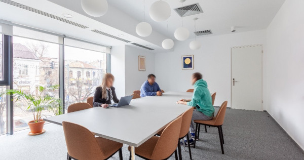 Birouri ce pot fi personalizate pentru 4 persoane în Spaces Unirii