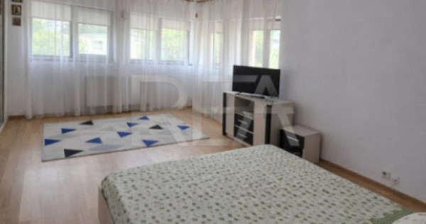 Vilă 7 camere Sălăjan, centrală, an 2020, 281 mp