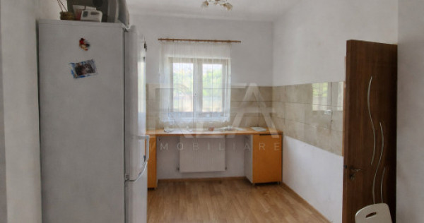 Vilă 7 camere Sălăjan, centrală, an 2020, 281 mp