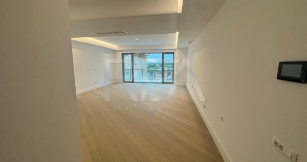 3 camere | Loc de parcare | Cortina 126\Erou Iancu Nicolae\V