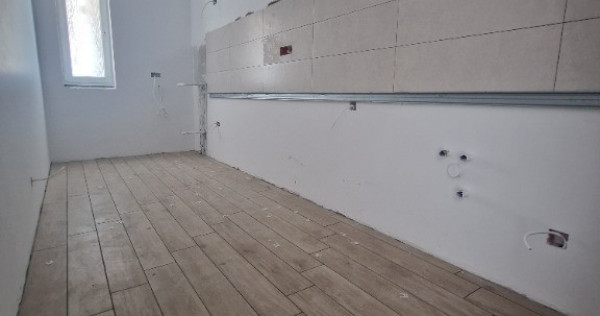 Garsoniera 40 mp la 5 minute de metrou