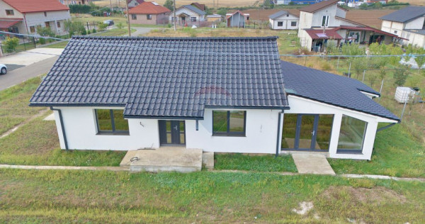 Casă cu 3 camere de v&acirc;nzare loc. Frumușeni, jud. Arad