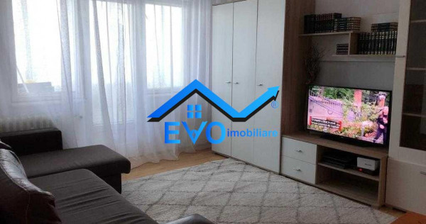 Apartament 3 camere, semidecomandat, pod depozitare, zona Al