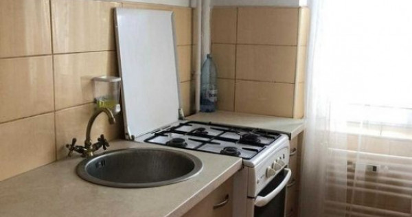 Apartament 3 camere semidecomandat Alexandru aproape de rond