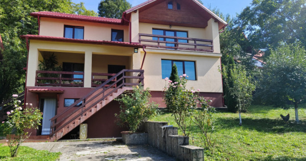 Proprietate alcătuită din imobil si teren generos, Comarni