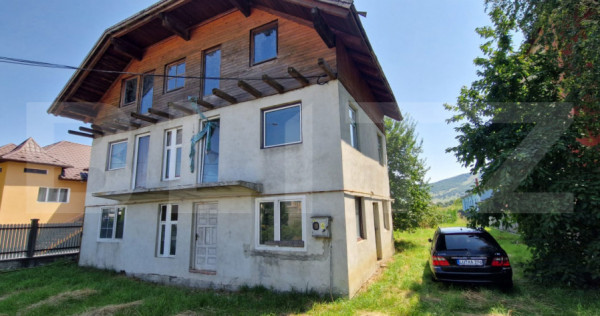 Casa de vanzare 500 mp + teren 1500 mp, zona Unirea