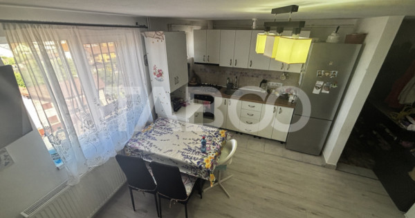 Apartament decomandat vanzare 2 camere 76 mp zona Tiglari
