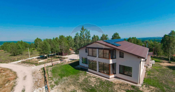 Pensiune de Vânzare cu 8 dormitoare, Rișca, Jud. Cluj