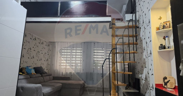 Apartament cu 3 camere de vânzare în zona Central