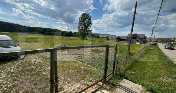 ???? Teren intravilan de vânzare – Tărpiu, la 10 km de B