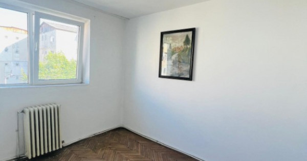 Apartament 3 camere, zona Decebal