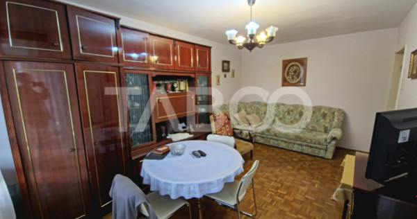 Apartament de vanzare 3 camere 60mp decomandat 2 balcoane zo