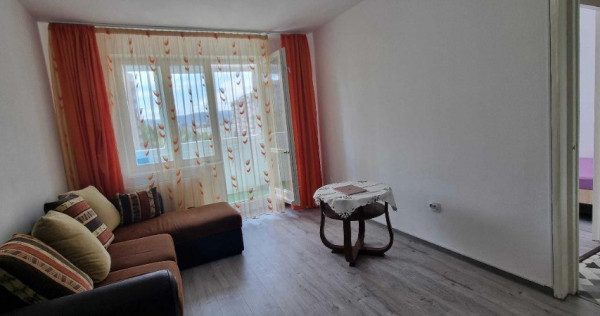 Apartament 2 camere, semidecomandat - zona Centru Civic
