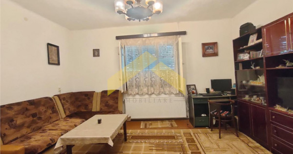 Casa de in zona Parneava