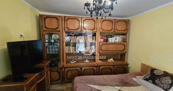 Casă 4 camere cu 2 intrări, garaj și teren 1751mp– C...