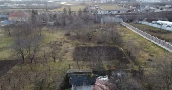 Teren / Casa Batraneasca Zona Burdujeni