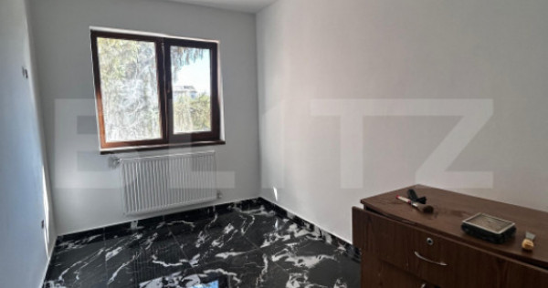 Apartament cu 3 camere, decomandat, etaj 2, zona 9 Mai