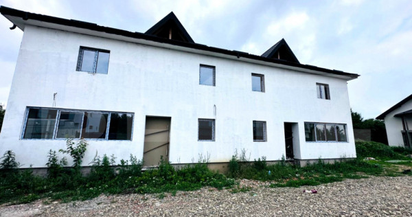 Duplex 4 camere 120 mp utili in Valea Ursului
