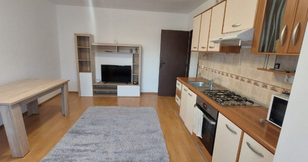Apartament 3 camere de închiriat