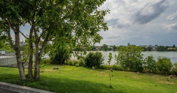 Apartament Modern cu Vedere la Lac - Complex Privat pe Malul
