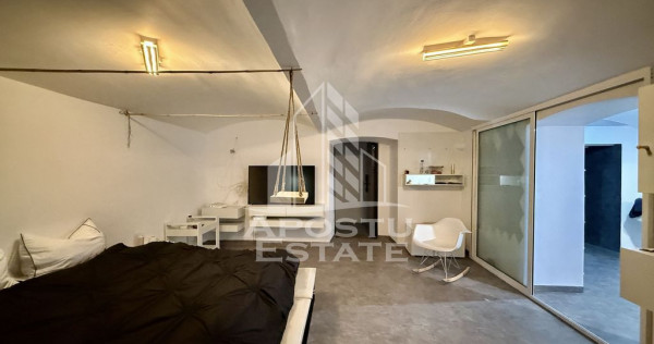 Apartament renovat cu o camera si curte, 2 bai, 50 mp, Pi...