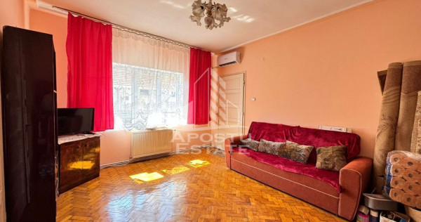 Apartament cu 2 camere la curte comuna in