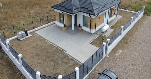 Casa de , in cartier nou Focsani Nord - Petresti -