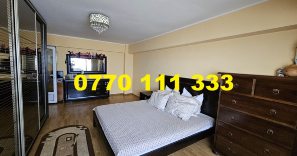 Apartament 2 camere transformat in 3 camere, Buzaului.