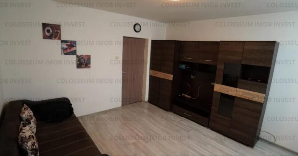 Garsoniera spatioasa, mobilata, utilata, etaj intermediar, Tractorul!