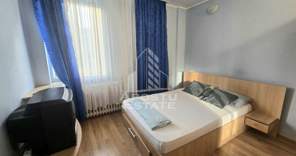 Apartament cu 4 camere si 2 bai, bloc cu lift, zona Circu...