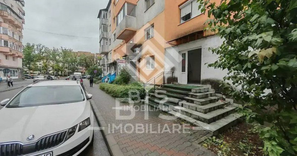 Apartament 3 camere - parter - pretabil ca si spatiu come...