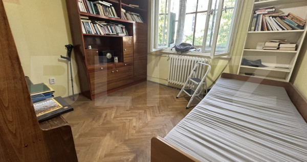 Apartament 2 camere, decomandat, zona Rogerius