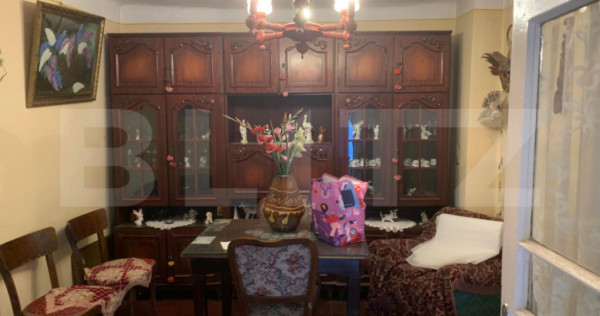 Casă de vânzare, 3 camere, zonă liniștită, București