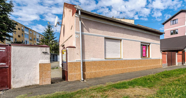 Casa de caramida pe strada Plopilor in Vlaicu Comision 0
