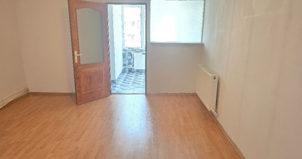 Vand garsoniera in Deva, zona I. Maniu, suprafata utila 31 mp,