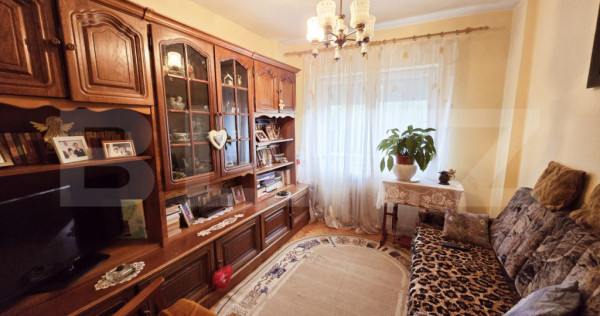 Apartament cu 4 camere,decomandat,77 mp, zona centrala, Blaj