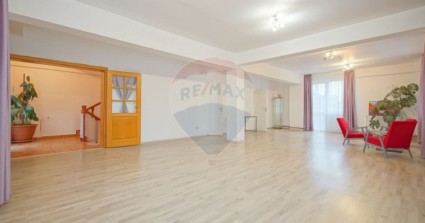 CENTRAL - Clădire birouri DE INCHIRIAT