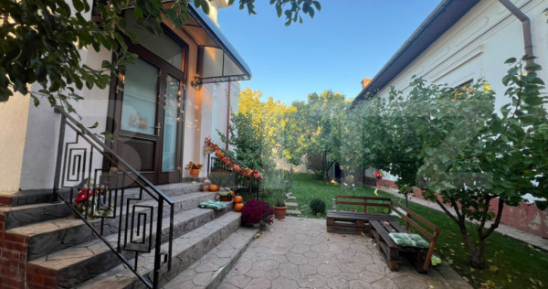 Spatiu de inchiriat 5 camere, 220 mp, zona Centrala