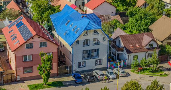 Casă / Vilă cu 14 camere de vânzare în zona Astra