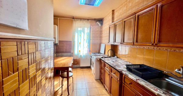 CC/909 De închiriat apartament cu 3 camere în Tg Mureș - 7 Noiembrie