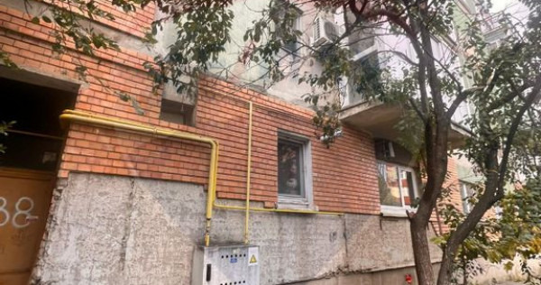 Apartament cu 2 camere de vânzare în zona Rovine