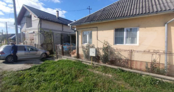 Casa cu 3 camere, 90 mp, zona Beclenut